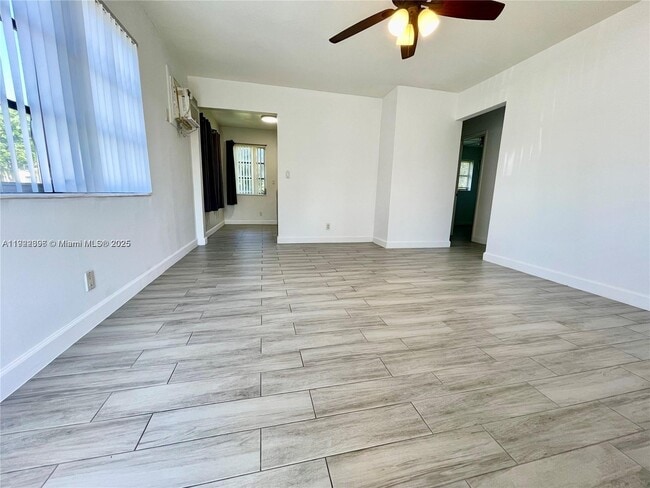 Photo - 213 SW 10th St Unit 0