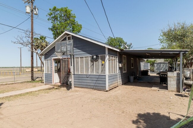 Building Photo - 3527 Beatty St Rental