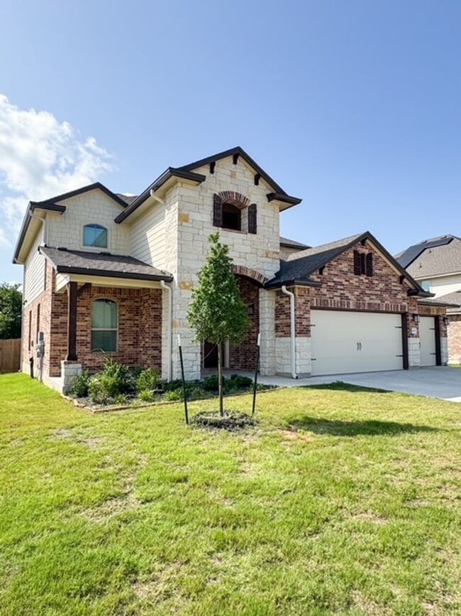Photo - Stunning home with ALL THE SPACE in 3 Creeks!
