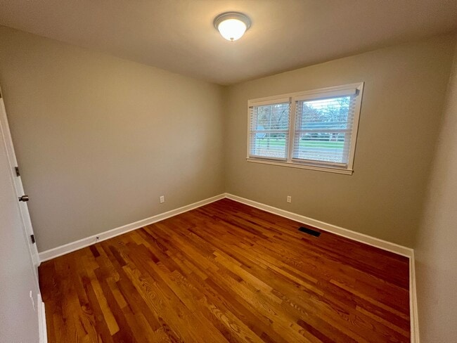 Photo - Lovely 3 Bedroom / 2 Bathroom Renovated Ranch Home for Rent