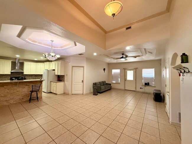 Photo - 405 Wren Point