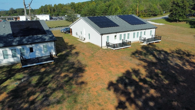 Photo - 144 N Coolwell Rd