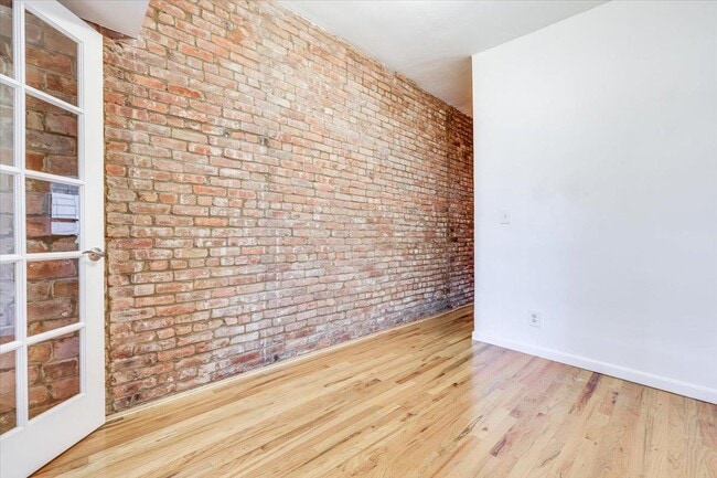 Photo - 132 Adams St Unit 2
