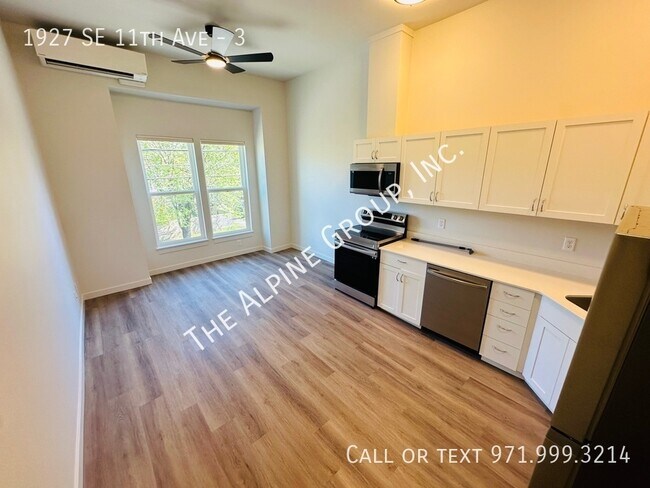 Photo - Free Internet at this 2 Bed Unit! Unit 3