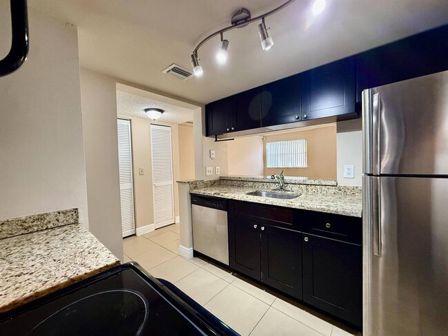 Photo - 9901 Westview Dr Unit 324