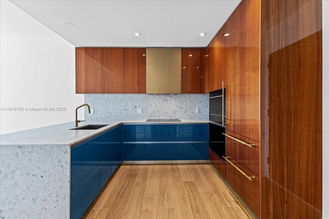 Photo - 2678 Tigertail Ave Unit 1605