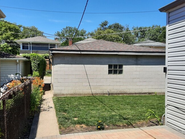 Photo - 3Br/2Bath House in Evanston $3,600/m