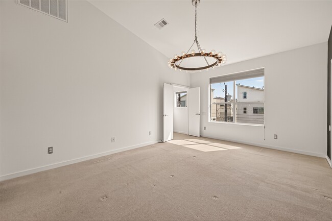 Building Photo - 405 Meadow St