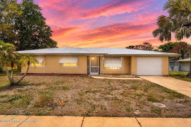 Photo - 1340 Mariposa Dr NE
