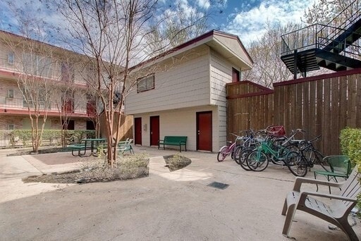 Building Photo - Walk to UT campus, gorgeous remodeled unit