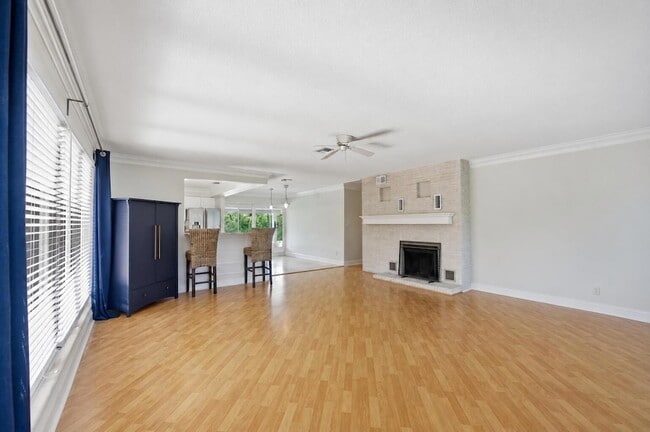 Photo - 2685 SE 6th St