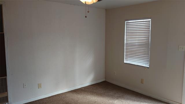 Photo - 693 E N 15th St