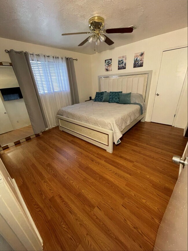 Photo - 1323 River Rock Dr