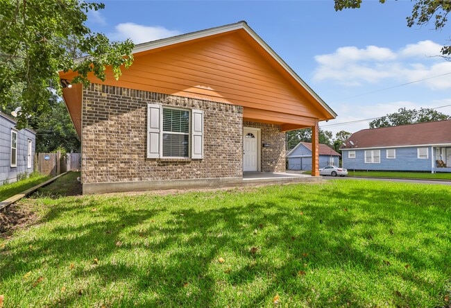 Photo - 520 E Defee Ave