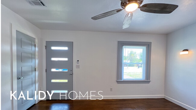 Photo - 1371 South Dr