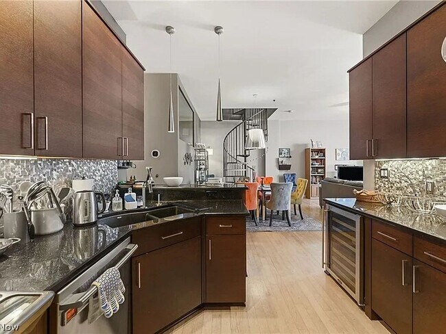 Photo - 1951 W 26th St