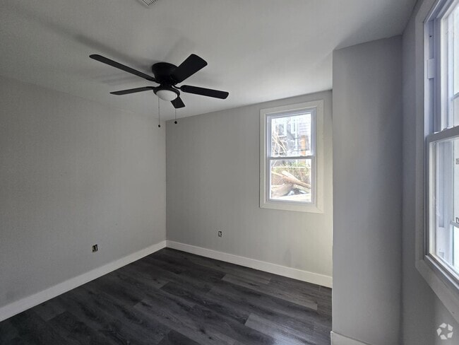 Building Photo - 2418 N 16th St Rental