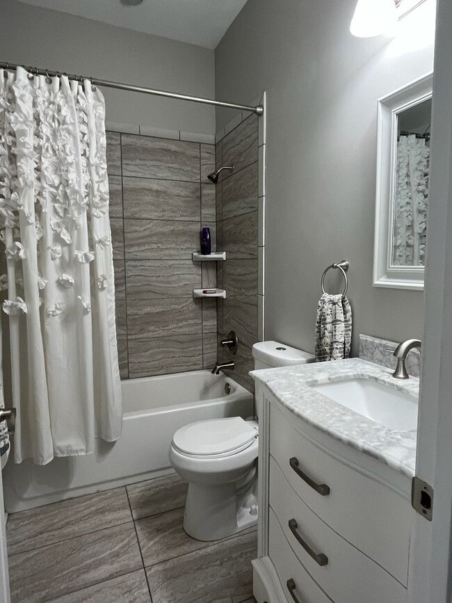 Photo - 1327 Christy Ave