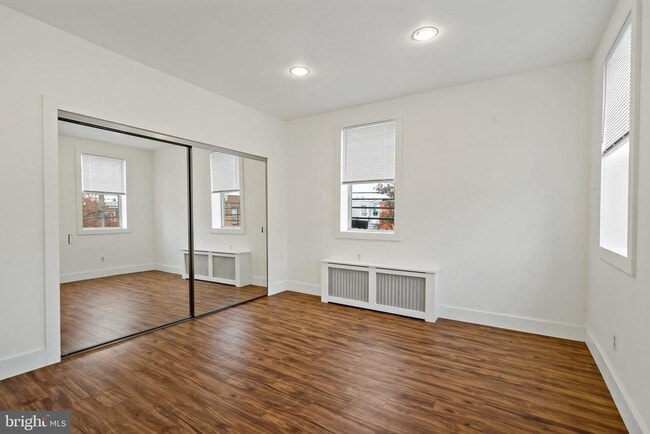 Photo - 2400 S Hutchinson St