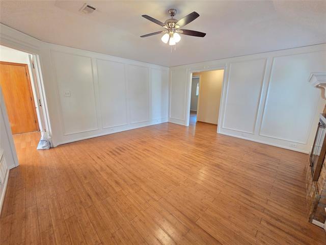 Photo - 2011 Stradivarius Ln