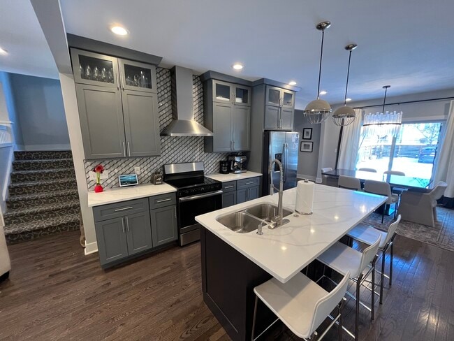 Kitchen - 2627 Campbell St