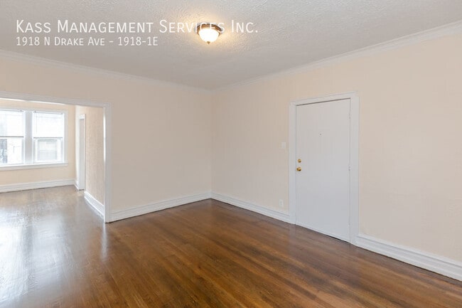 Photo - 1918 N Drake Ave Unidad 1918-1E