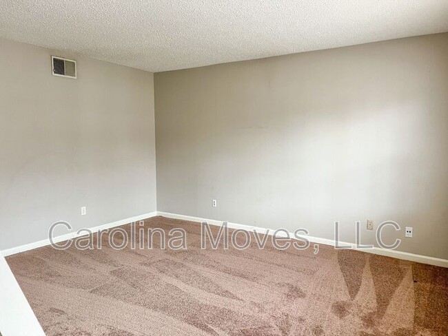 Photo - 128 Pine Creek Ct Ext