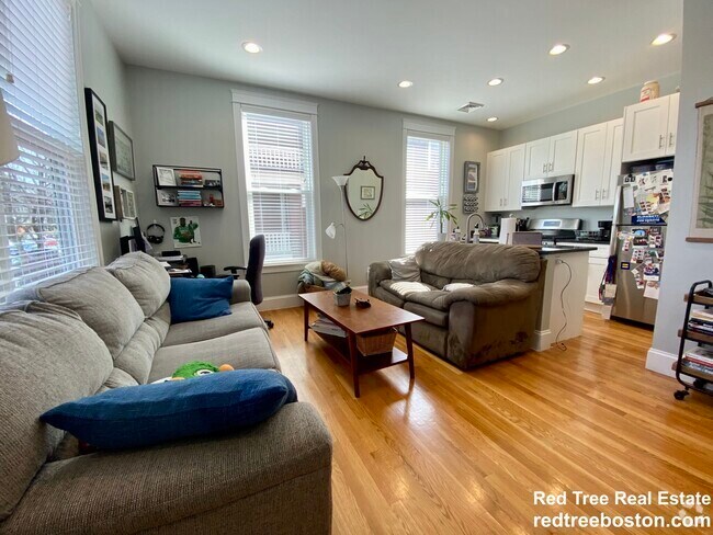 Building Photo - 408 S Huntington Ave Unit 1 Rental