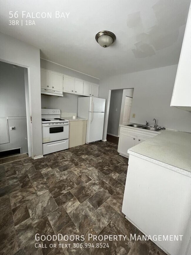 Photo - 56 Falcon Bay