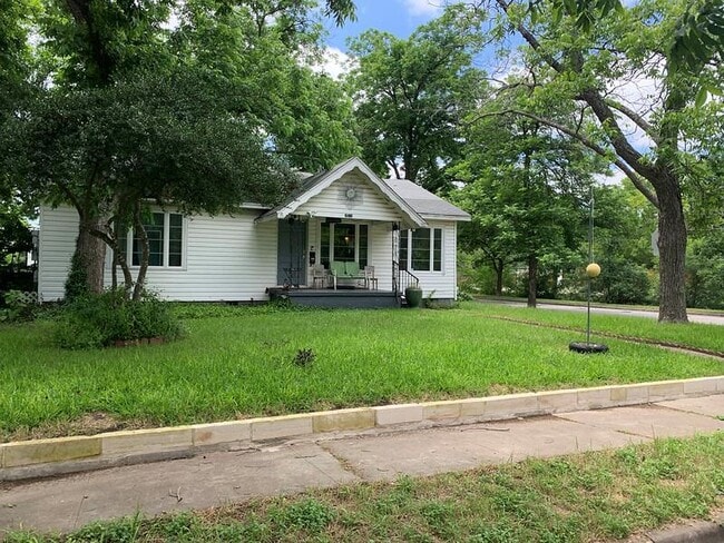 Photo - 1515 Karen Ave House