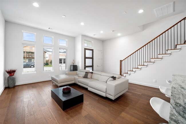 Photo - 2408 Gray St