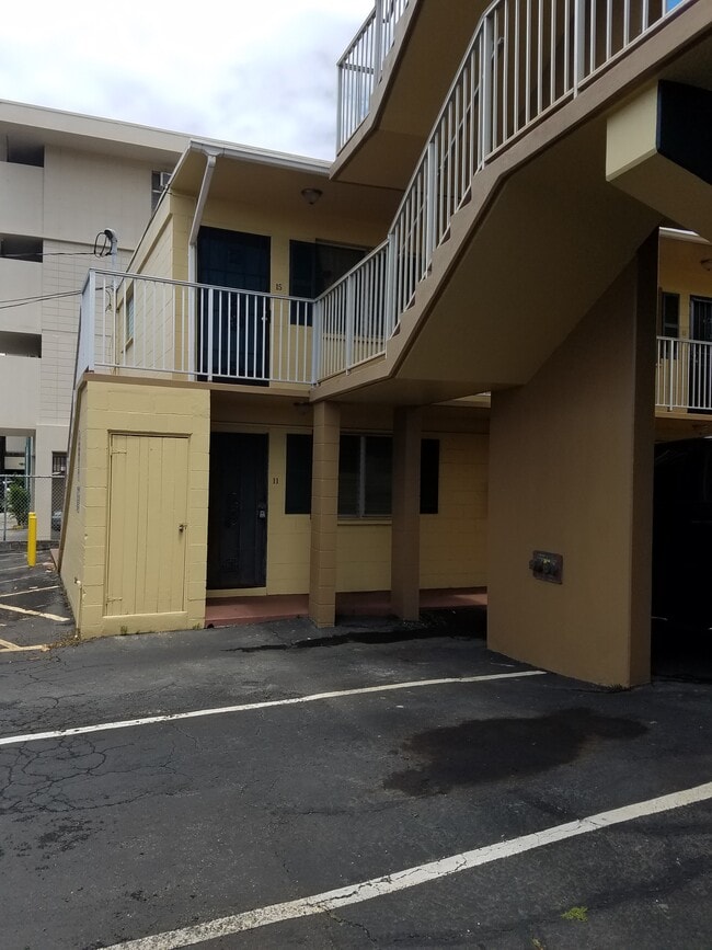 Photo - 24 Hialoa St Unit Nuuanu Place