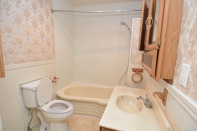 Photo - 5651 Lookingglass Rd