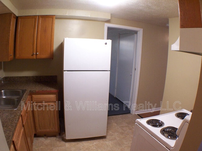 Photo - 2134 Danson St