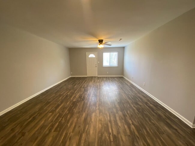 Photo - 509 Heritage Pl