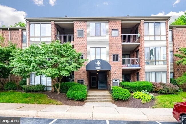 Building Photo - 18110 Chalet Dr Unit 12-302 Rental