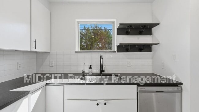 Photo - 1198 Green Hill Dr