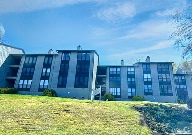Building Photo - 1905 16th Ave S Unit Apt A