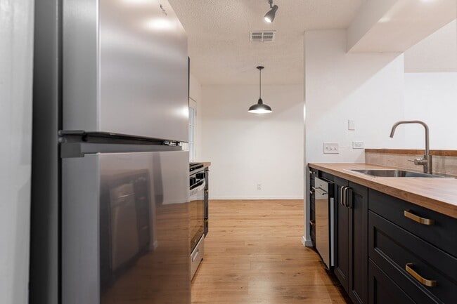 Photo - 100 Nicole Cove Unit B