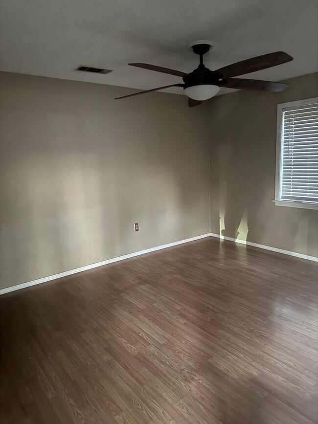 Photo - 1029 W Bert Kouns Industrial Loop