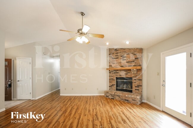 8522 Summertree Ln