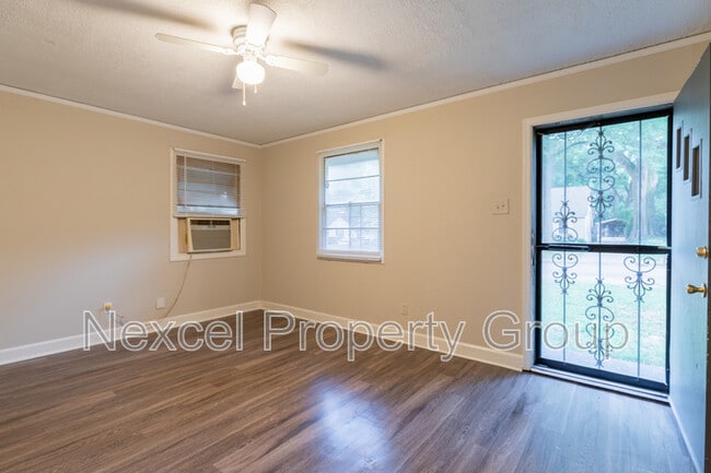 3328 Douglass Ave