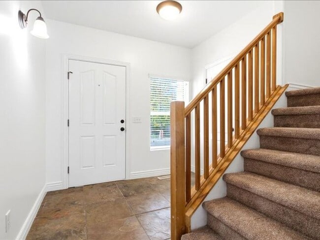 Photo - DRAPER BEAUTIFUL 3 BED 2.5 BATH TOWNHOME