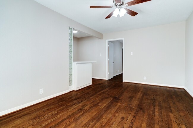 Photo - 2023 Huldy St