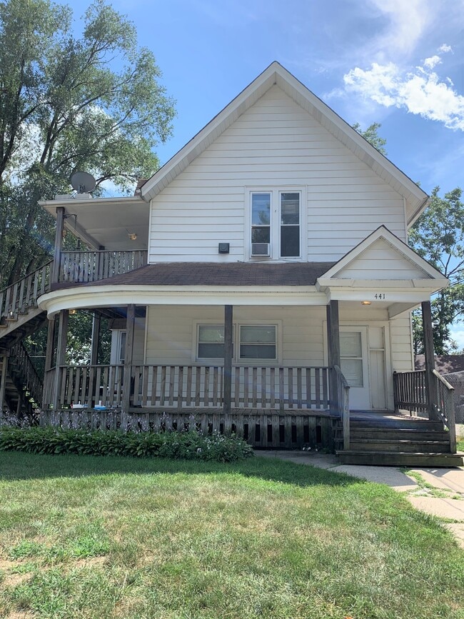 Building Photo - 441 Addison St Unit Four