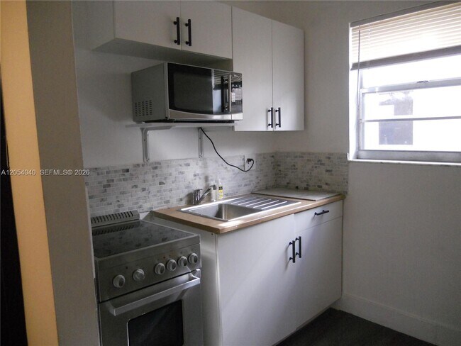 Photo - 1043 NW 2nd St Unit 9