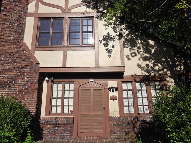 Photo - 750 N Auburndale St
