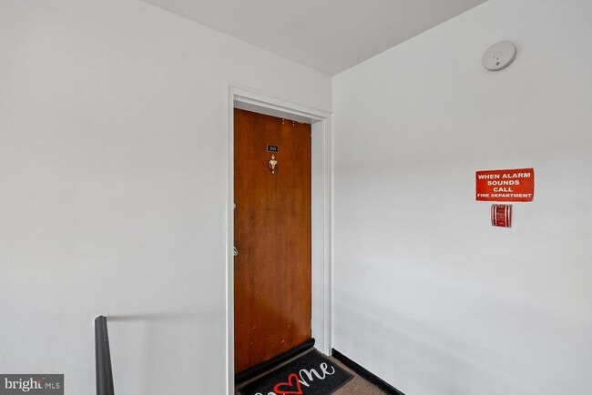 Building Photo - 2107 Fort Davis St SE Unit 301