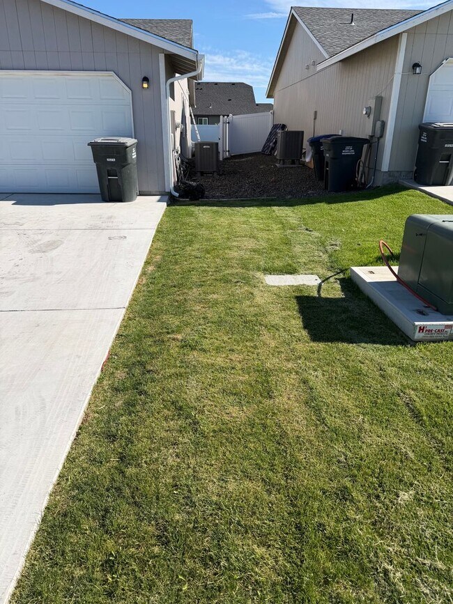 Photo - 4 Bedroom Home in Park Orchard Neighborhood