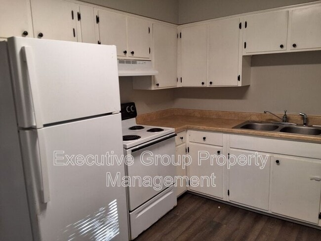 Photo - 1122 Evelyn Dr